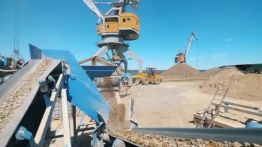 Endüstriyel öğütücü taşıyıcı çakıl yerini değiştiriyor