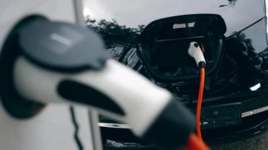 Şarj işlemi sırasında elektromobil