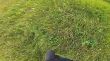 Bir kişi kadar çalışıyor ve araç ile uçan başlar