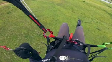 Parasailing uçuşunun birinci şahıs görünümü