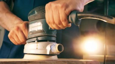 Ahşap işleme sırasında buffing makinesinin kapatılması