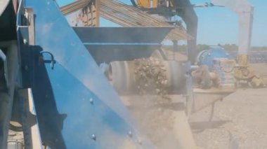 Mekanik silindir ve çakıl boyunca hareket