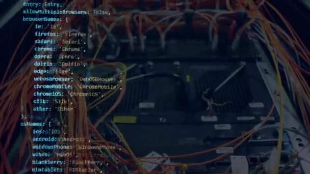 Dados codificados estão chegando contra os servidores em segundo plano — Vídeo de Stock