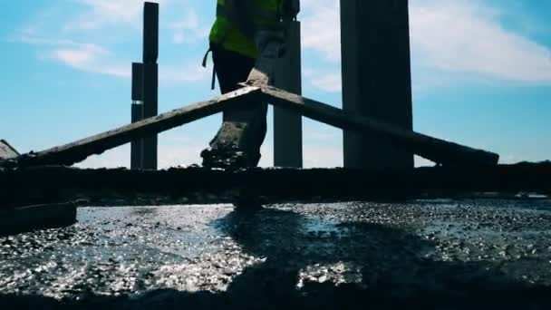Byggnadsplan betonggolv på en byggarbetsplats. — Stockvideo