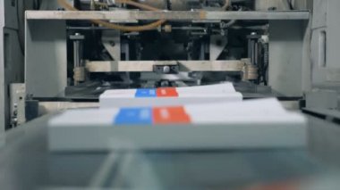 Bitirilen kitaplar matbaa tarafından veriliyor