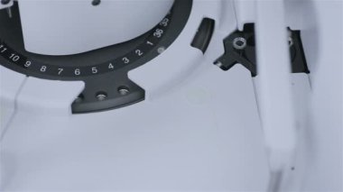 İlaç ilaç fabrikası otomatik üretim hattı. Modern tıbbi ekipman tıbbi ampul.