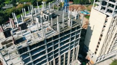 Beton bina en üst düzeyde inşa ediliyor