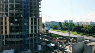 İnşaat alanında yüksek binalar.