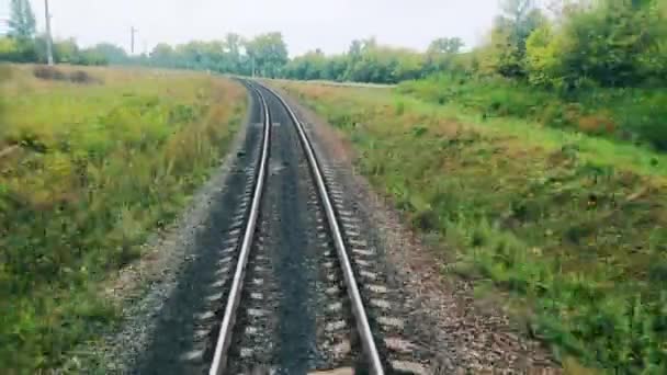 Σιδηροδρομικές γραμμές από το κινούμενο όχημα — Αρχείο Βίντεο
