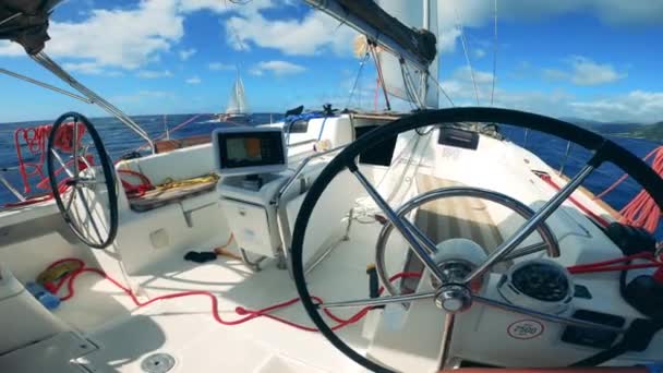 Wheel of a yacht is revolving by itself while sailing — Stock Video