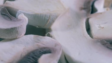 Taze şampiyonlar güzelce dilimlenmiş. Kapat..