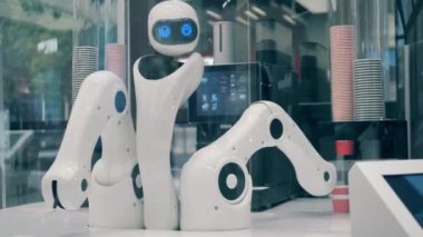 Robot barista bir sipariş hazırlıyor. Ai, gelecek bilimi, teknoloji konsepti.