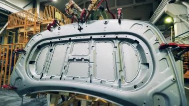 Araba kaputu olan otomobil fabrikaları hazırlanıyor.