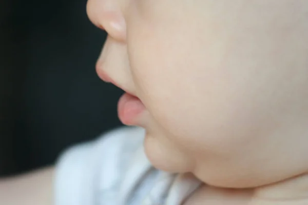 Munnen Och Näsan Baby Nära Håll Profil Sedd — Stockfoto