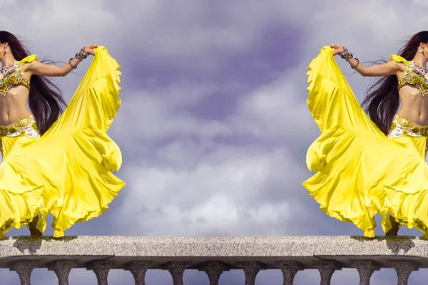 Çorap, zemin, oryantal dans hakkında bilgi gönderme için arka plan. Etek ve saç bir kız, bir dansçı, rüzgarda geliştirir. Kız simetrik olarak çerçeve kenarlarını tasvir edilir.