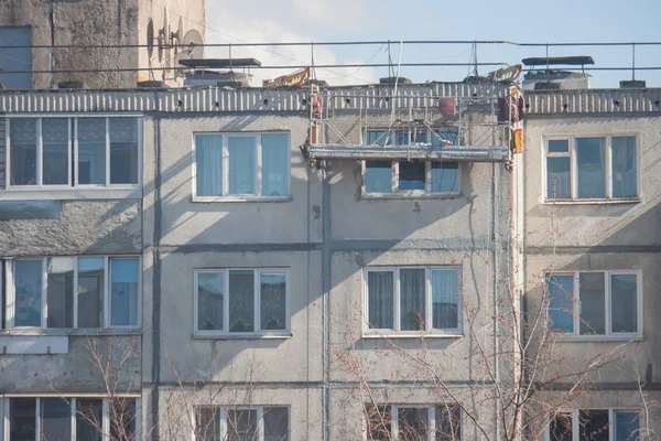 Preparazione Lavori Riparazione Sulla Facciata Dell Edificio Culla Lavoro Installata — Foto Stock