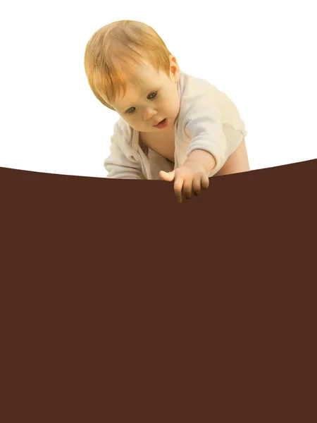 Liten Baby Flicka Bebis Nyfiket Böjd Över Den Färgade Arket — Stockfoto