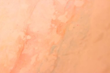 Renkli guaj izleri olan kirli çamaşır tezgahı.. 