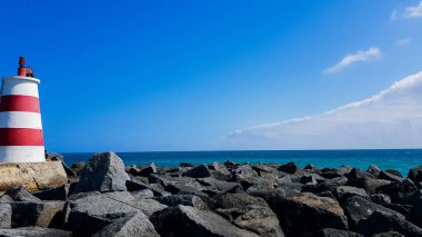 Okyanustaki deniz feneri