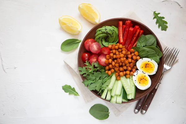 Buddha Bowl Gezonde Evenwichtige Voeding Gebakken Kikkererwten Cherry Tomaten Komkommers — Stockfoto