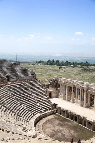 ヒエラポリスの古代都市 トルコのパムッカレ 史跡の魅惑的で美しい美しさはここです フリギア デニズリ トルコのヒエラポリス — ストック写真