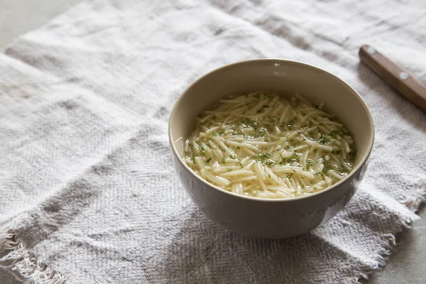 Tigela de sopa de macarrão de frango — Fotografia de Stock