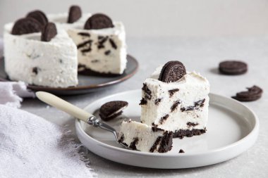 Çikolatalı kurabiye ile krem Hayır fırında cheesecake. Oreo bisküvi c