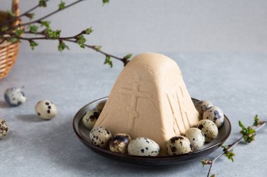 Paskha ve kulich, Geleneksel Ortodoks Paskalya Kuark Tatlısı Lor