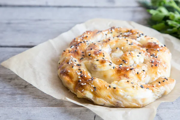 Vertuta, traditionele Roemeense, Moldavische of Balkan het bakken pastei. — Stockfoto