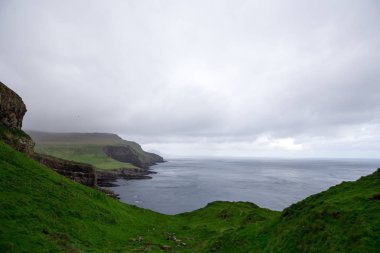 Faroe Adaları 'ndaki dramatik manzara. Faroe Adası 'nın doğası.