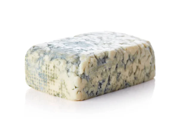 白色底色的蓝奶酪 — 图库照片