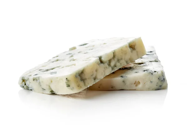 Blue Cheese Slices Isolerad Vit Bakgrund — Stockfoto