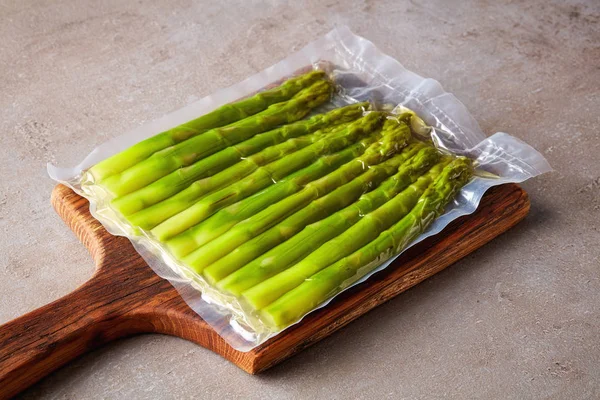 Fresh Asparagus Vacuum Sealed Ready Sous Vide Cooking — Stock Photo, Image