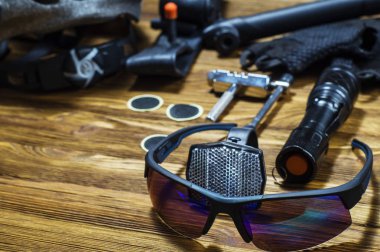 Spor donatımı. Öğeleri yedek ve güvenli bisiklet için araçları: kask, eldiven, Gözlük, pompalar, yamalar, lastik, zincir aracı