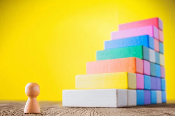 Metáfora Negocios Del Hombre Negocios Subiendo Escaleras Carrera Colores Sobre —  Fotos de Stock