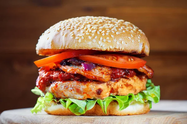 Verse Smakelijke Hamburger Hamburger Close Sesam Buns Met Sappige Rundvlees — Stockfoto