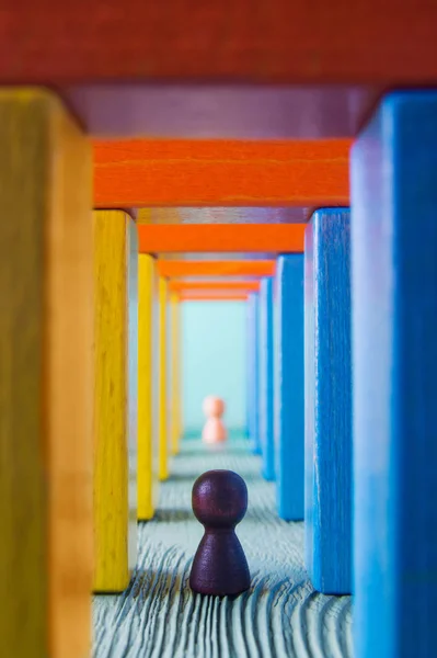 Hombre Abstracto Colorido Pasillo Madera Concepto Éxito Hombre Abstracto Túnel —  Fotos de Stock