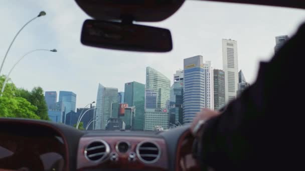 Vista distrito de negócios de Singapura a partir da janela do carro — Vídeo de Stock