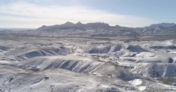 Desierto valle nevado de montañas — Vídeos de Stock