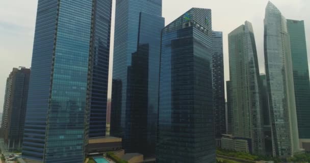Skleněné mrakodrapy obchodního centra — Stock video