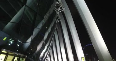Singapur gece çekim mimari başyapıtı