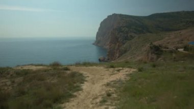 Kayalar arasında deniz Plajı