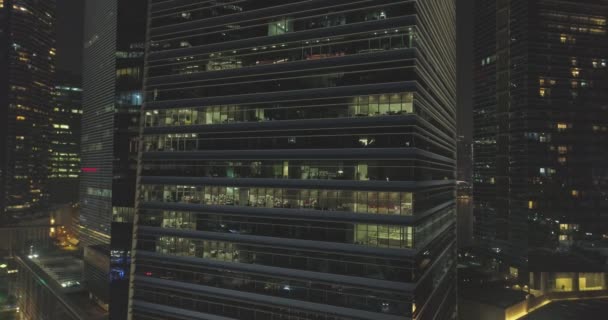 Night work in a skyscraper — Stock Video