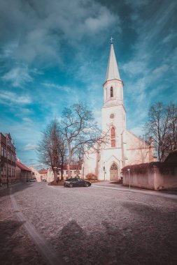 güzel eski Letonca şehir Kuldiga