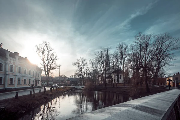 güzel eski Letonca şehir Kuldiga