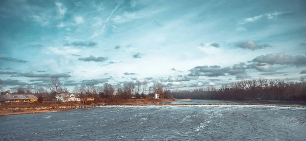 güzel eski Letonca şehir Kuldiga