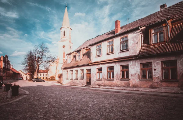 güzel eski Letonca şehir Kuldiga