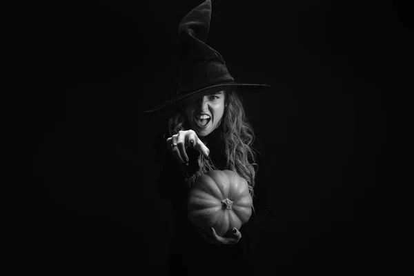 Čarodějnice Halloween Dýní Hezká Mladá Žena Kostýmu Čarodějnice Výzdoba Halloween — Stock fotografie