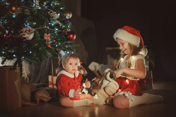 Christmas Girl Open Gift Box Xmas Tree Happy Kid Opening — Stockfoto