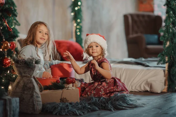 Merry Christmas Happy Holiday Two Cute Little Children Girls Sisters — Stock Photo, Image